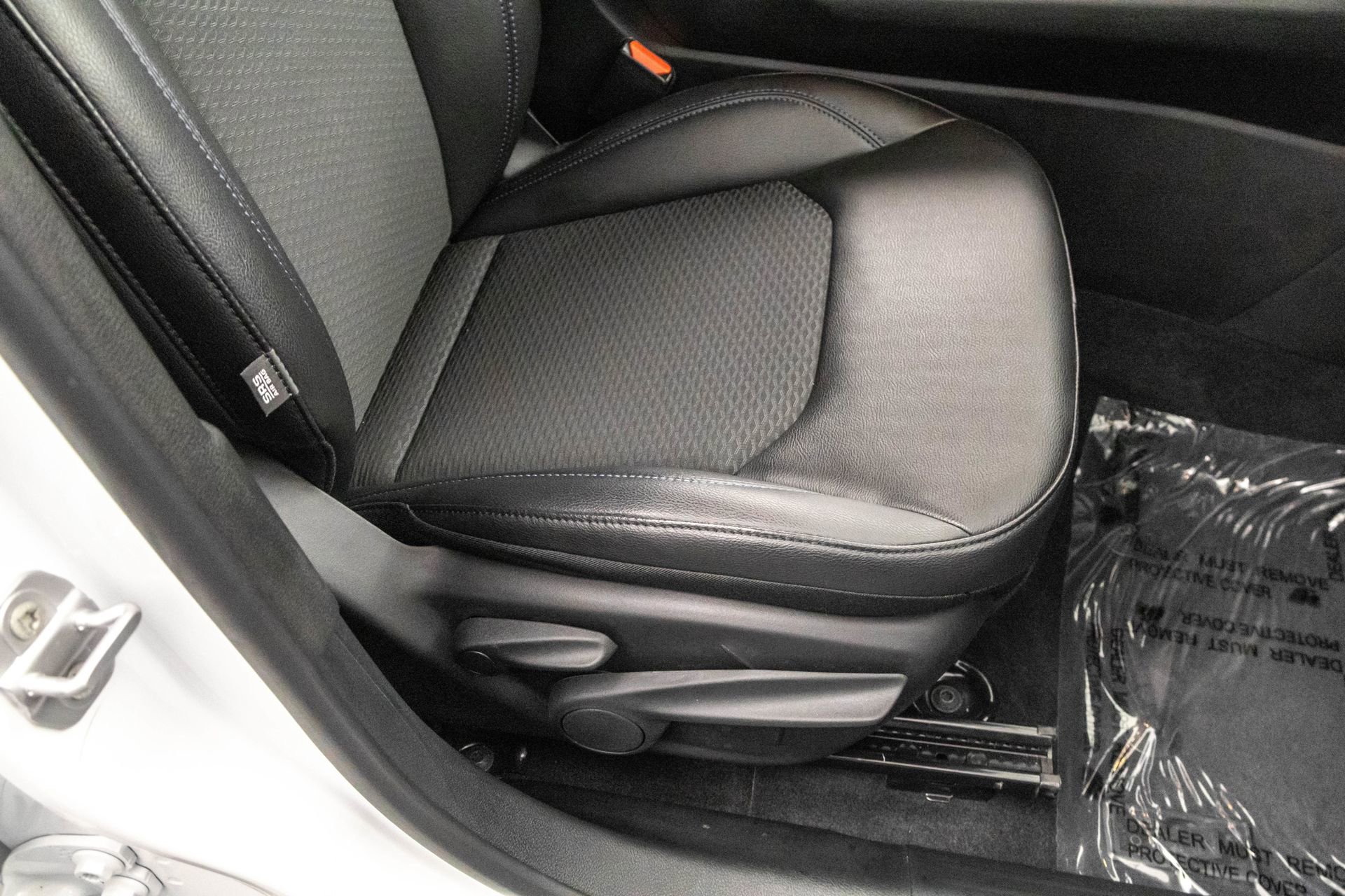 Used 2026 Jeep Compass Latitude image 40