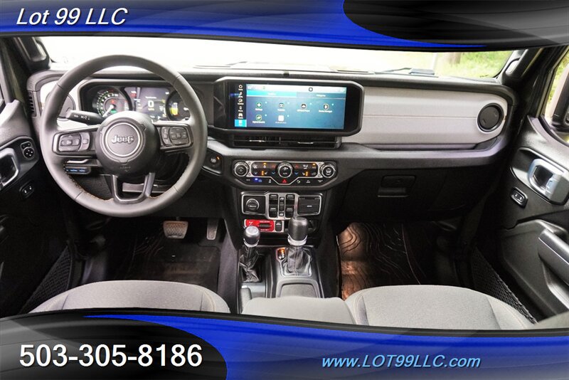 Used 2024 Jeep Wrangler Unlimited AWD/4WD image 2