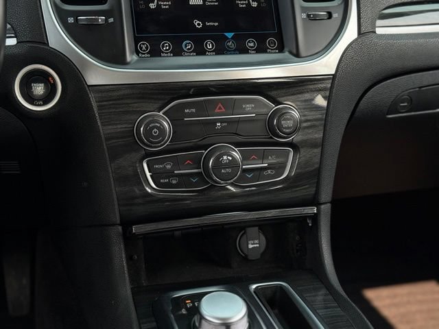 Used 2017 Chrysler 300 Touring w/ Value Package RWD image 26