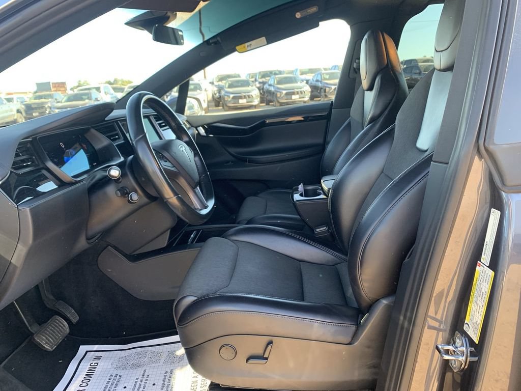Used 2018 Tesla Model X 75D AWD/4WD image 17