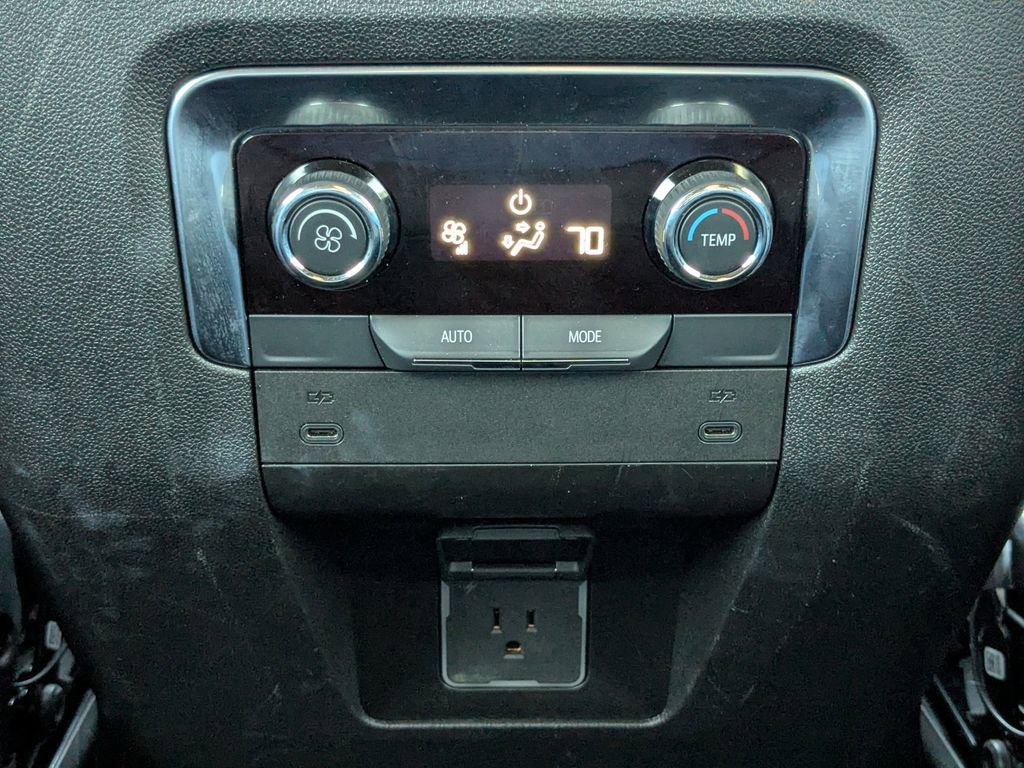 Certified 2025 Chevrolet Suburban Z71 image 18