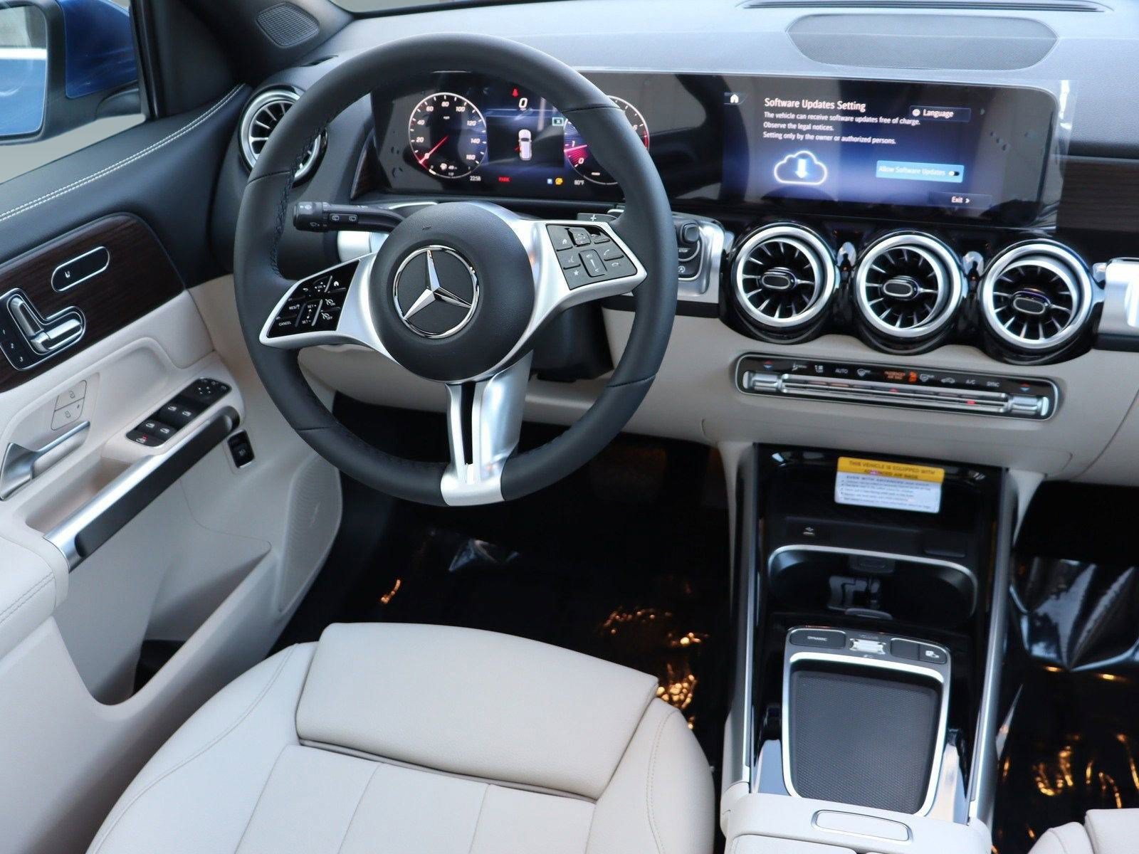 Used 2025 Mercedes-Benz GLB 250 image 2
