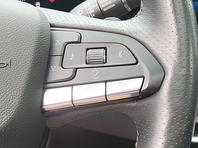 Certified 2024 Cadillac XT4 Sport w/ Technology Package FWD image 22