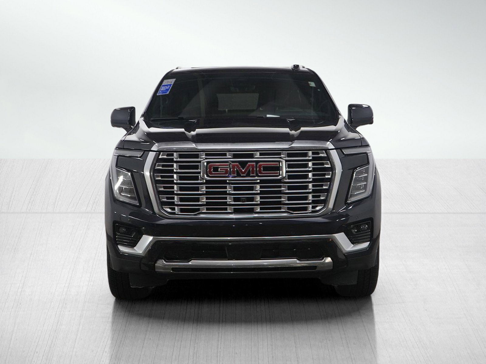 Used 2025 GMC Yukon Denali w/ Denali Reserve Package image 9