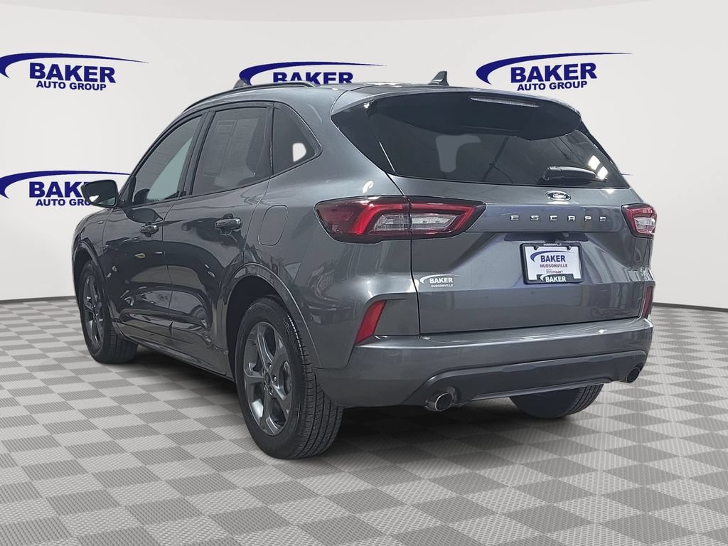 Used 2023 Ford Escape ST-Line FWD image 7