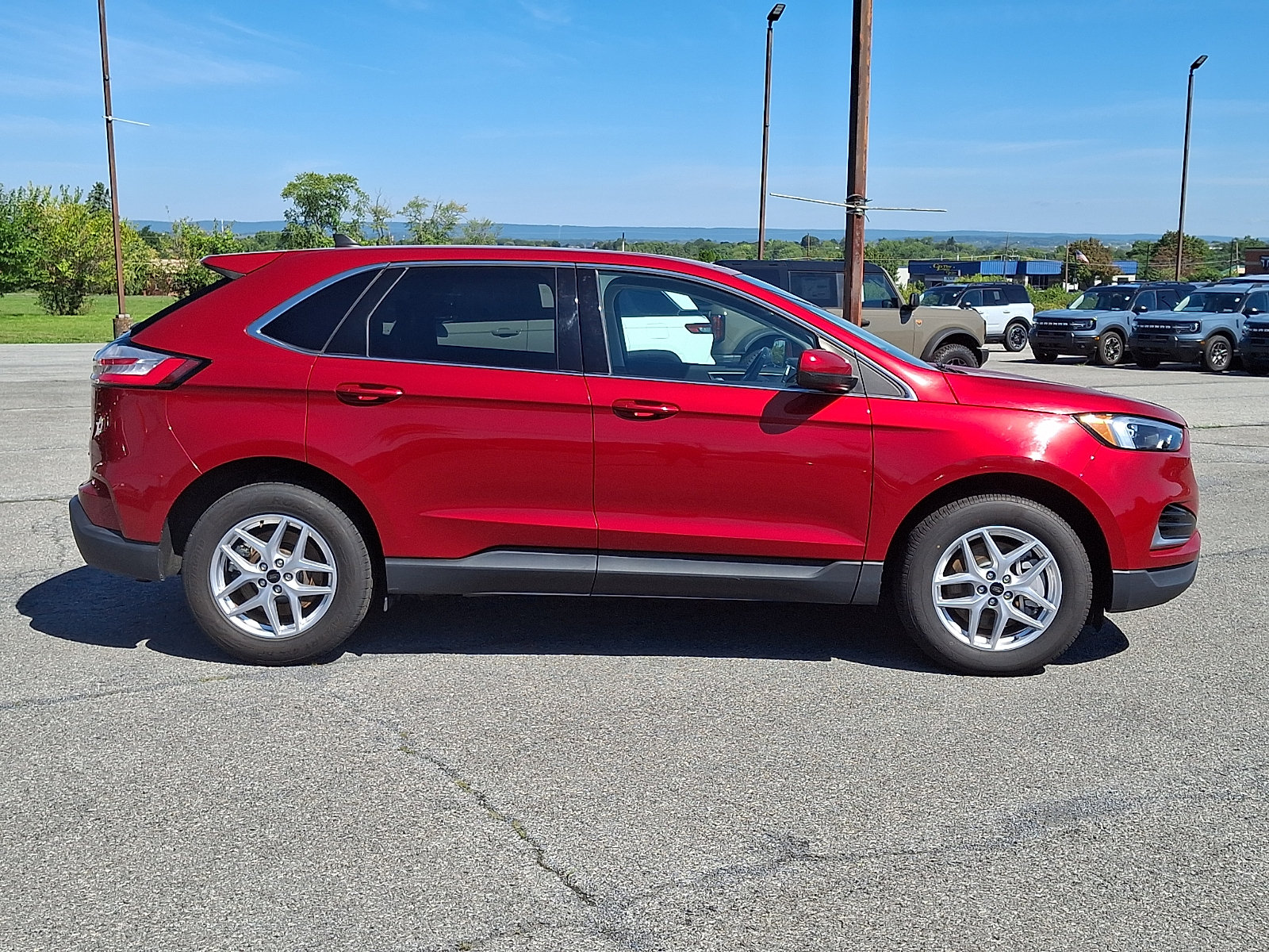 Certified 2024 Ford Edge SEL AWD/4WD image 7