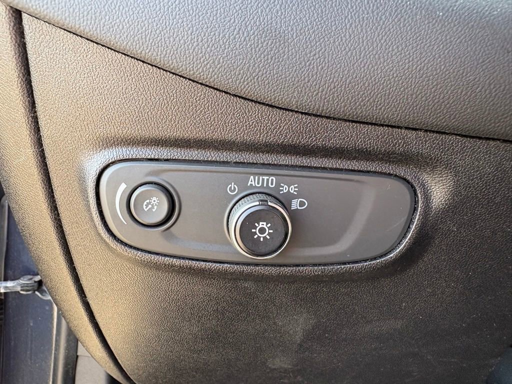 Used 2018 Chevrolet Equinox LS FWD image 11