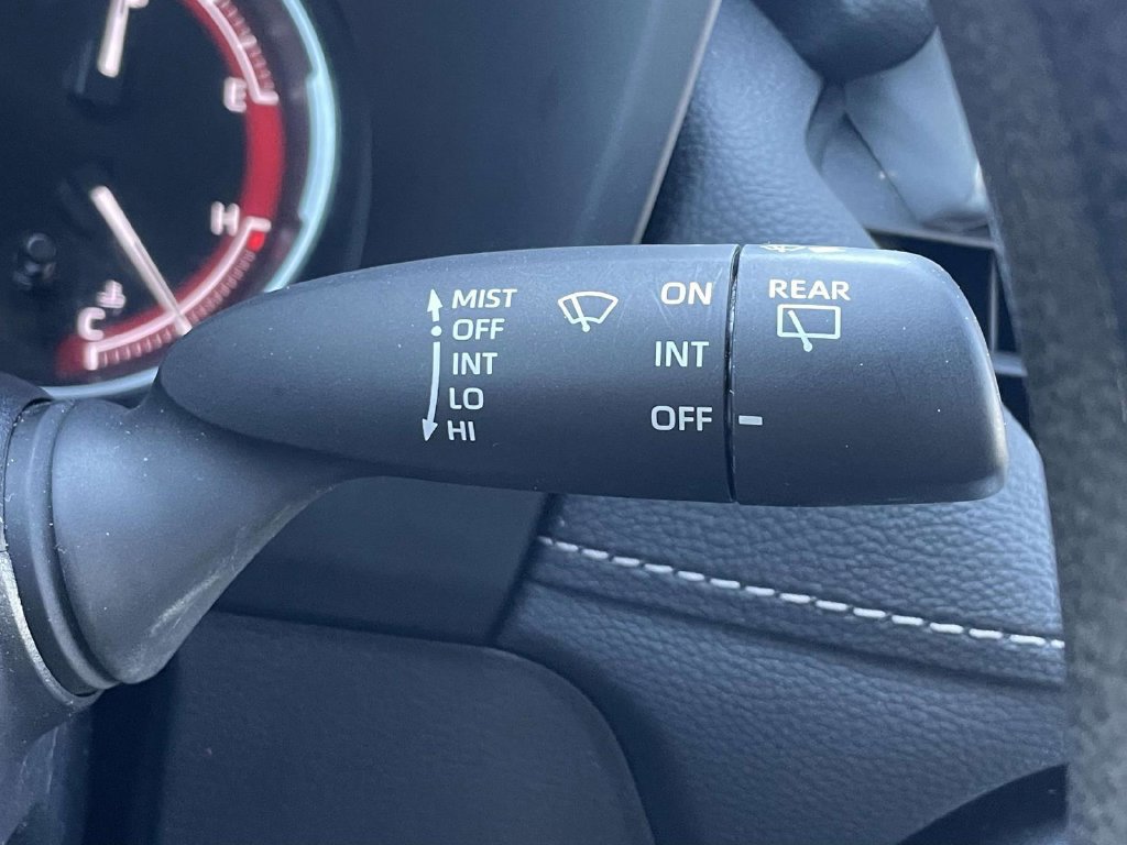 Used 2025 Toyota RAV4 LE FWD image 32