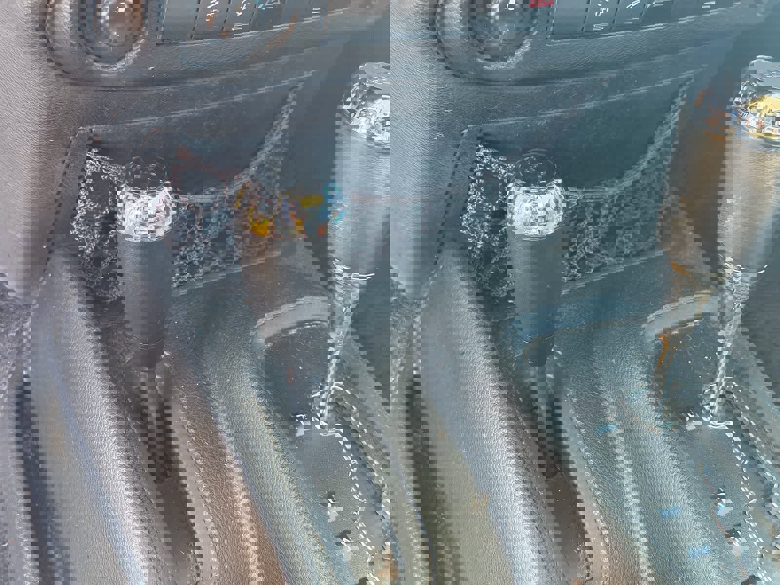 Used 2017 Jeep Wrangler Unlimited Sahara w/ Connectivity Group image 18