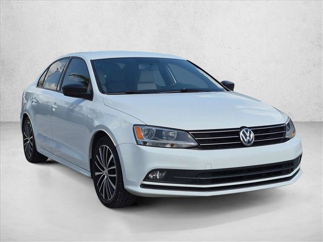 Used 2015 Volkswagen Jetta Sport FWD image 3