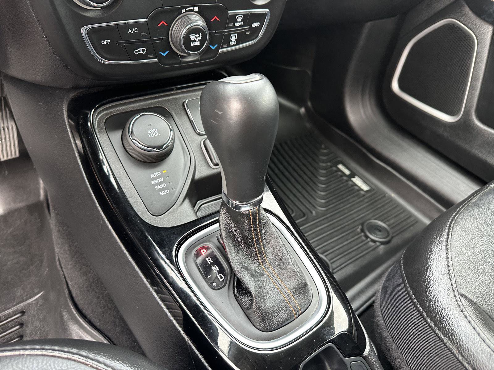 Used 2020 Jeep Compass Limited AWD/4WD image 25