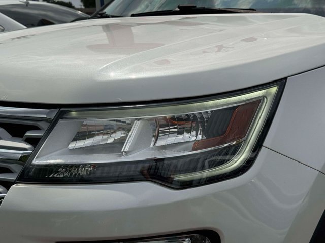 Used 2019 Ford Explorer XLT w/ Equipment Group 202A AWD/4WD image 10
