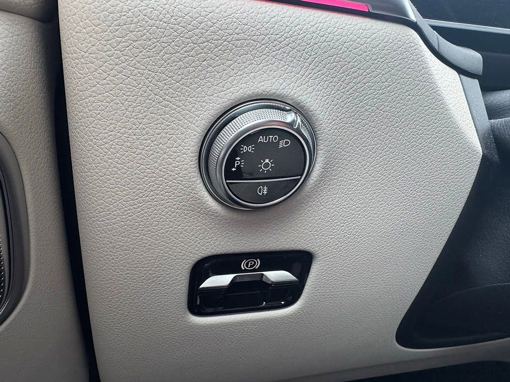 Used 2023 Mercedes-Benz GLC 300 4MATIC image 18