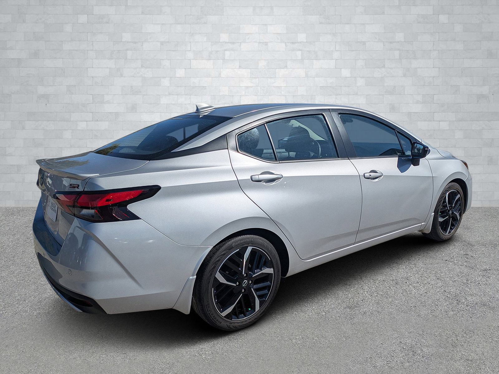 Used 2023 Nissan Versa SR w/ Trunk Package image 5