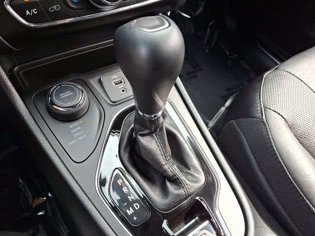 Used 2020 Jeep Cherokee Limited AWD/4WD image 14