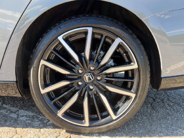 Used 2025 Honda Accord Touring image 15
