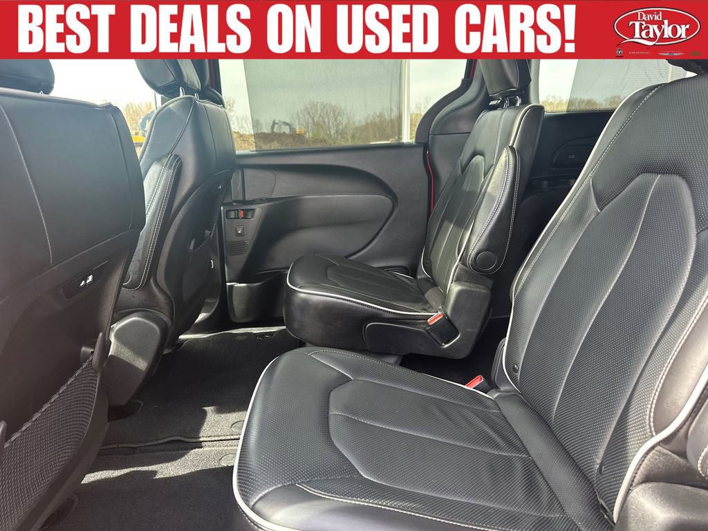 Used 2025 Chrysler Pacifica Limited FWD image 19