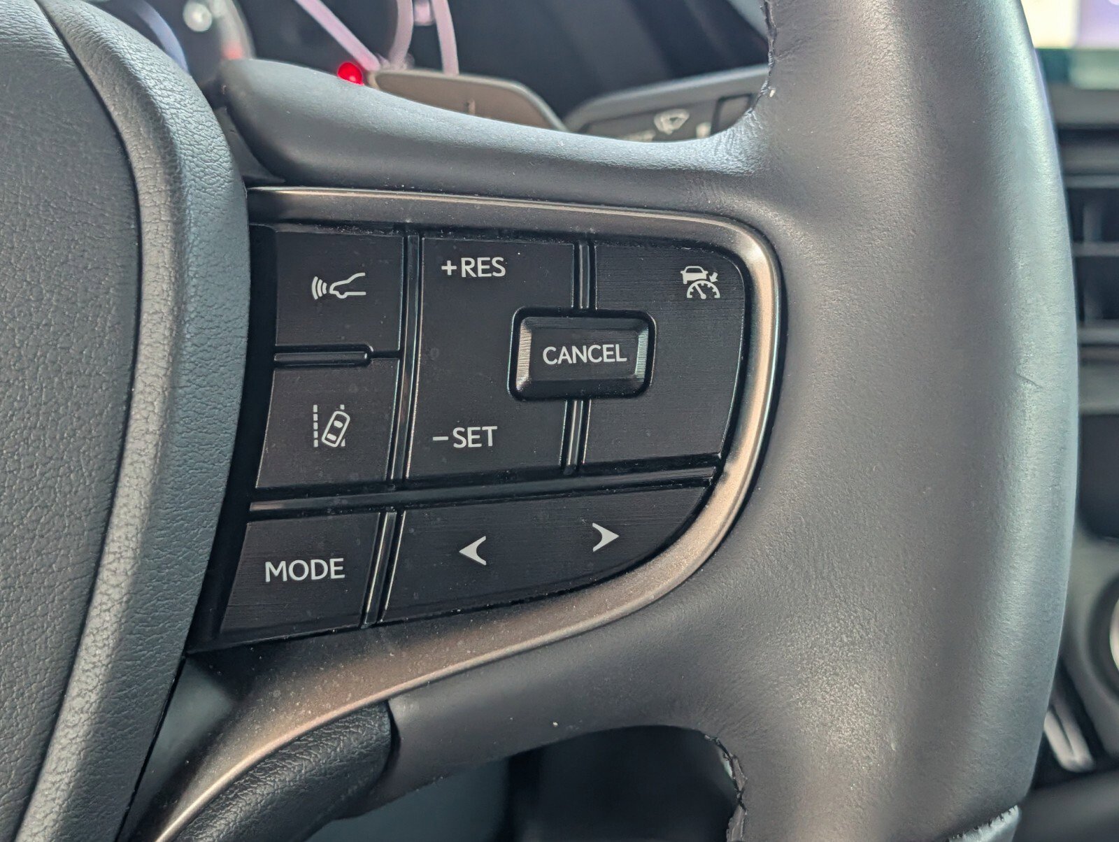 Used 2023 Lexus ES 350 Ultra Luxury w/ Accessory Package (Z2) image 19