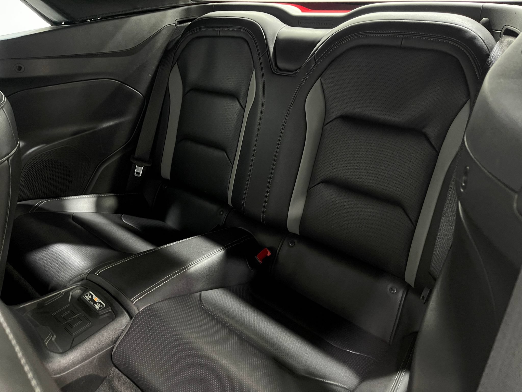 Used 2018 Chevrolet Camaro SS RWD image 28