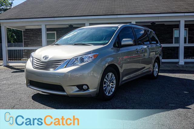 Used 2017 Toyota Sienna XLE w/ XLE Navigation Package image 12