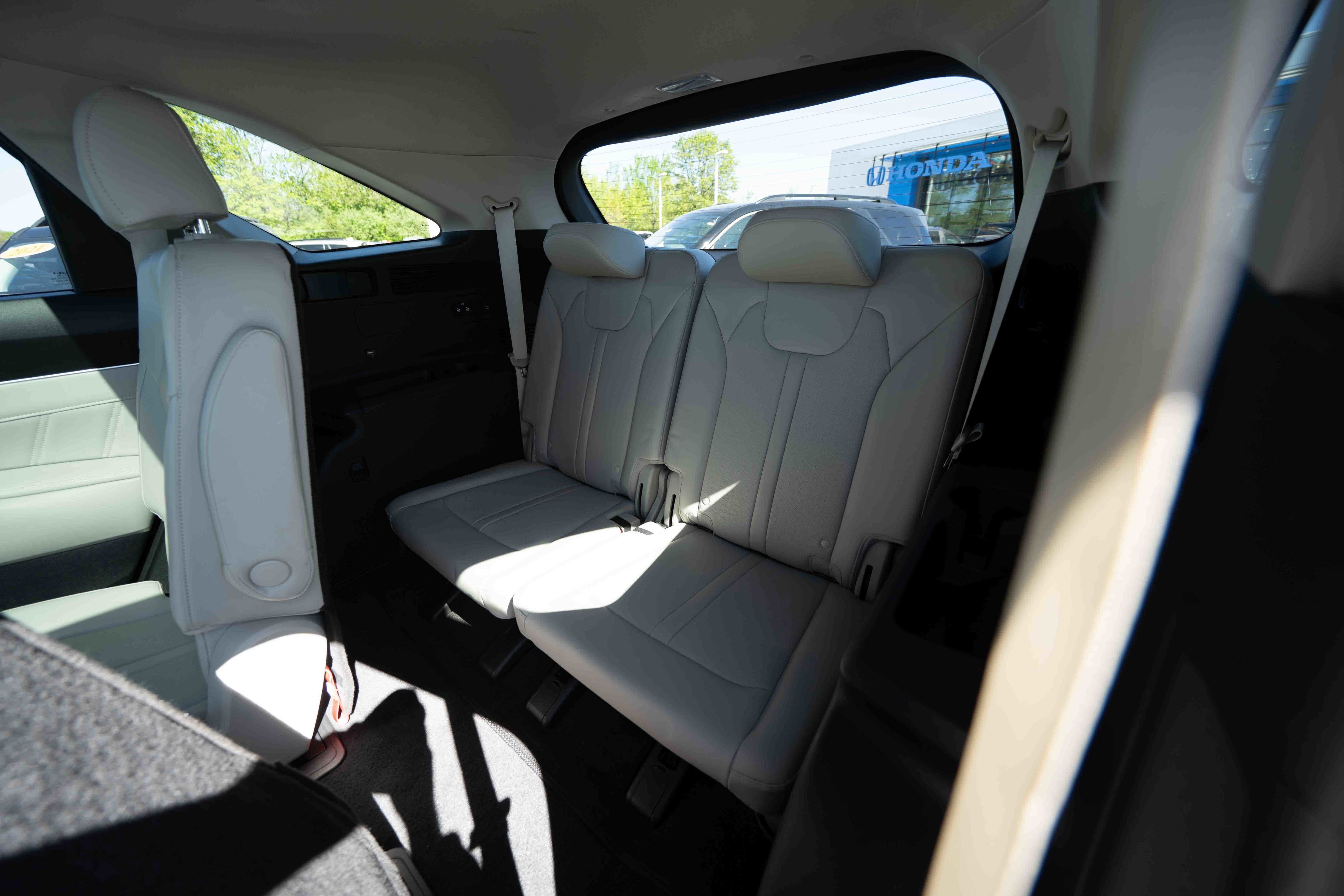 Used 2023 Kia Sorento SX AWD/4WD image 24