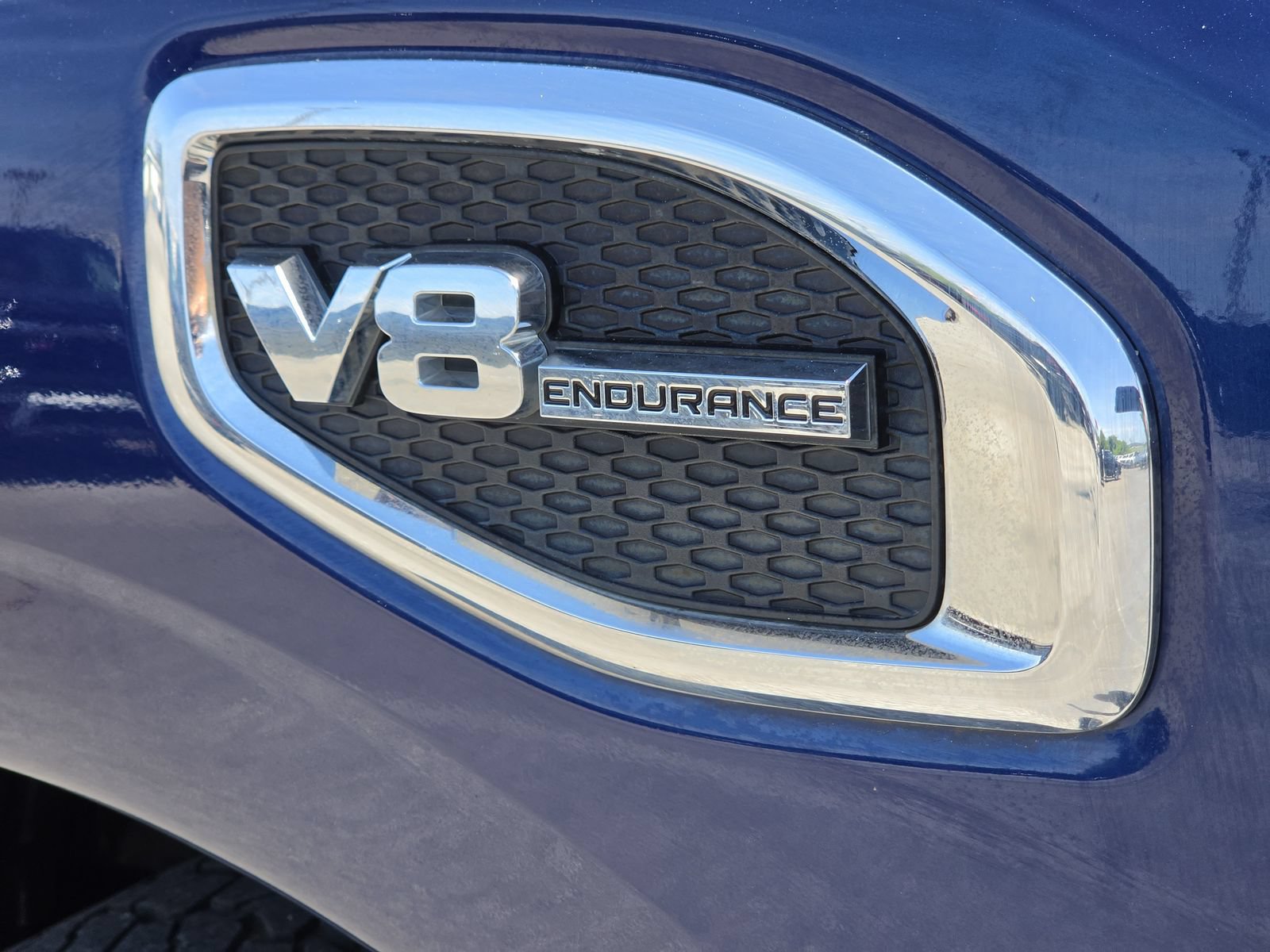 Used 2017 Nissan Titan SV AWD/4WD image 7
