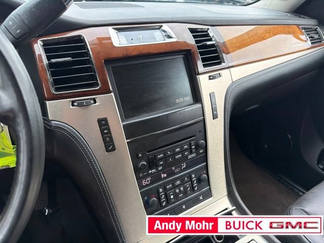 Used 2012 Cadillac Escalade Platinum AWD/4WD image 30