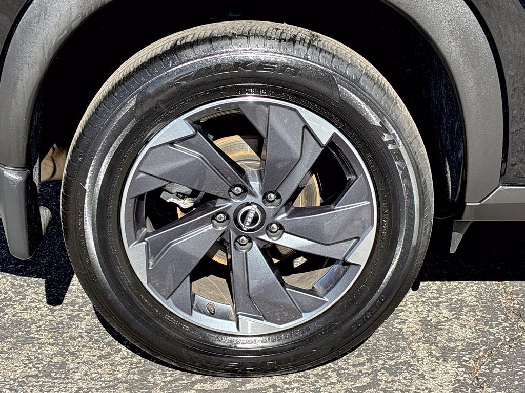 Certified 2026 Nissan Rogue SV FWD image 32