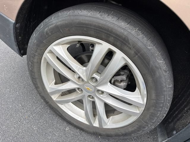 Used 2018 Chevrolet Equinox Premier FWD image 10