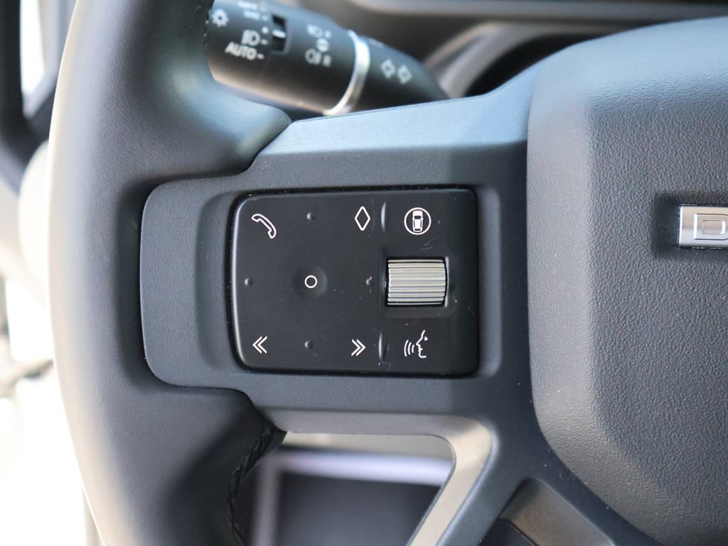 Certified 2024 Land Rover Defender 130 X-Dynamic SE AWD/4WD image 31