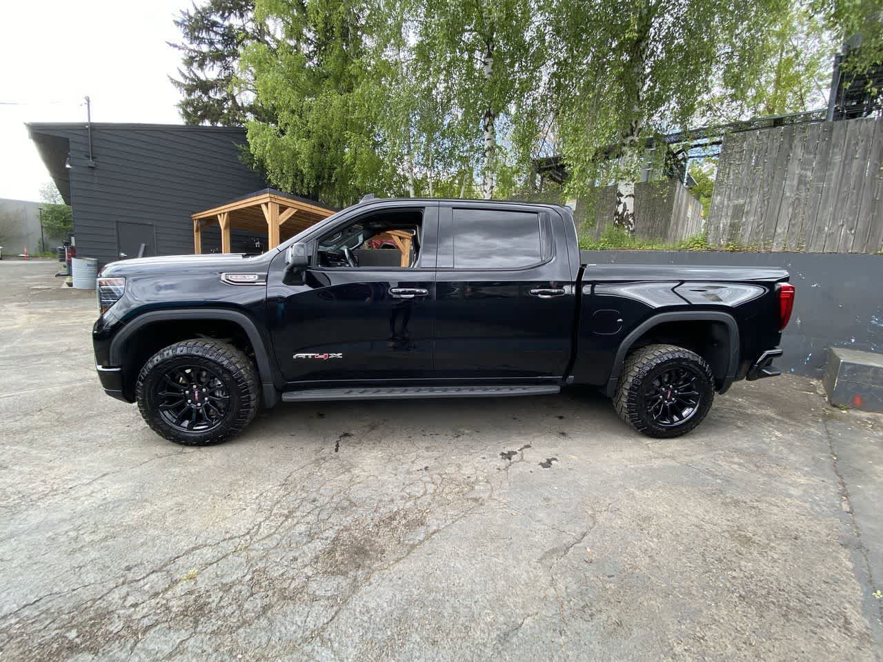 Used 2022 GMC Sierra 1500 AT4X AWD/4WD image 3
