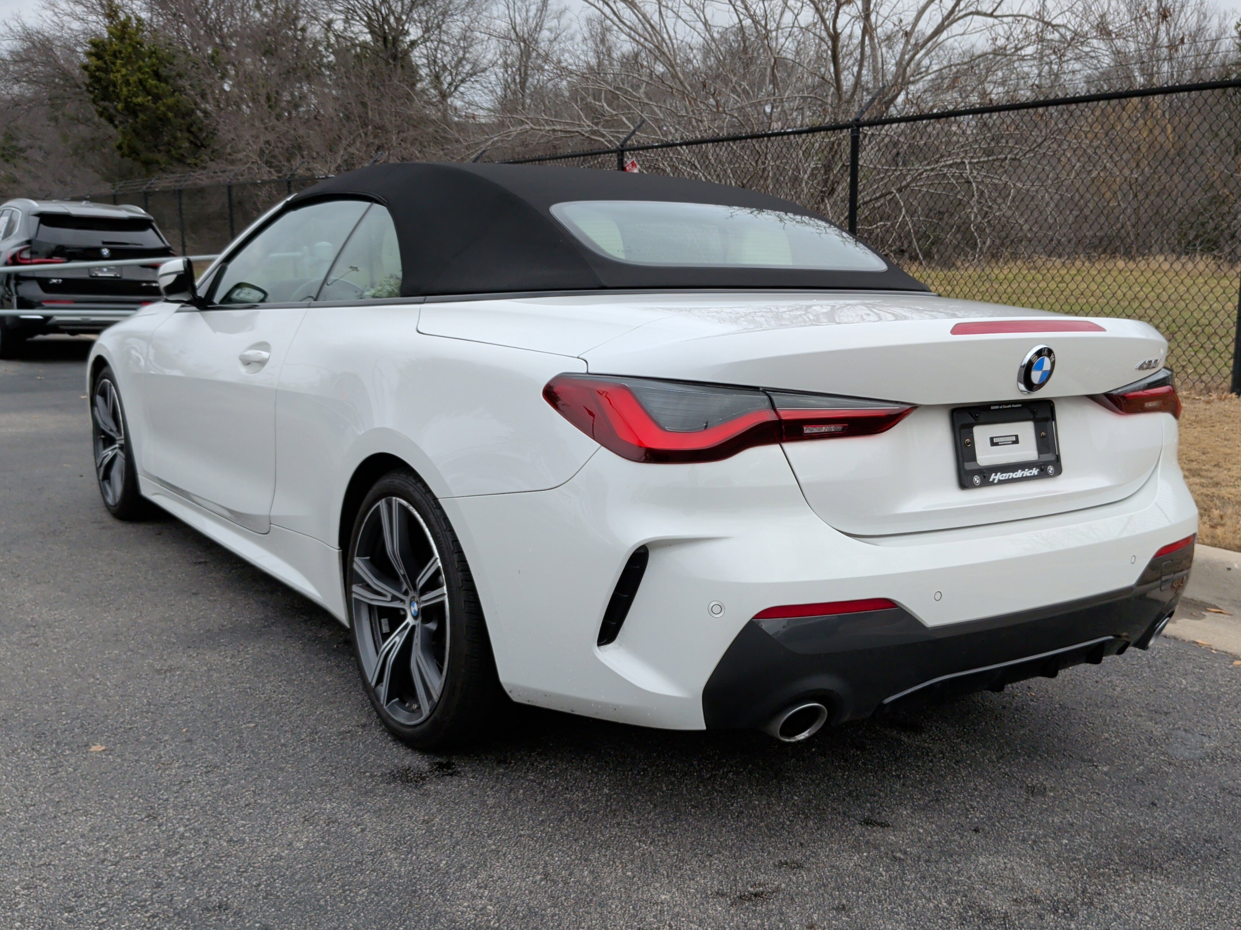 Used 2023 BMW 430i Convertible w/ M Sport Package image 9