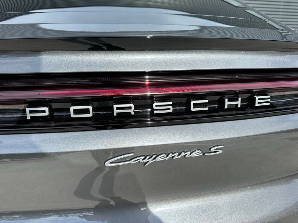 Certified 2026 Porsche Cayenne S AWD/4WD image 12