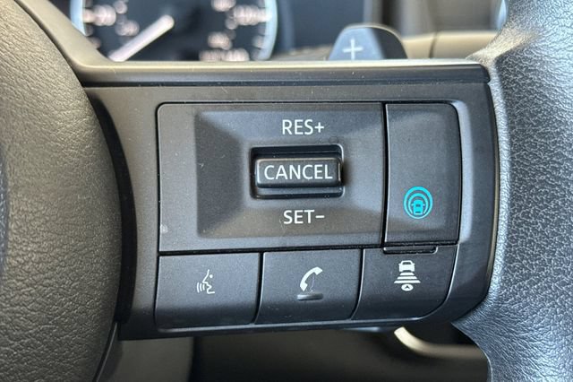 Used 2024 Nissan Rogue SV AWD/4WD image 39