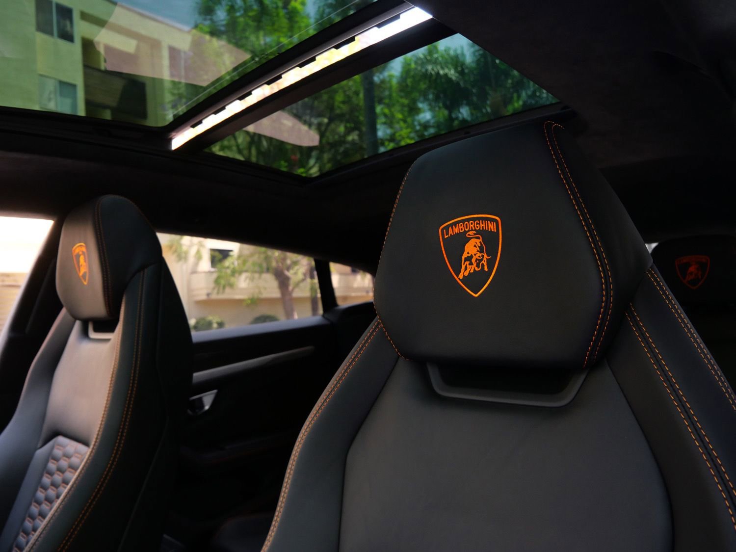 Used 2021 Lamborghini Urus AWD/4WD image 19