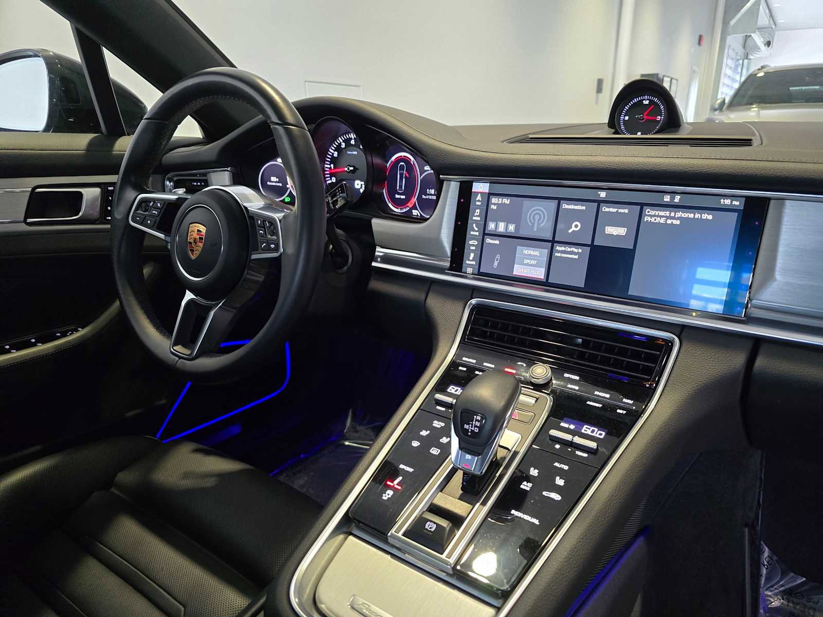 Used 2018 Porsche Panamera 4S AWD/4WD image 12