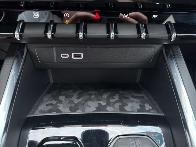 Used 2024 GMC Canyon Elevation w/ Trailering Package AWD/4WD image 17