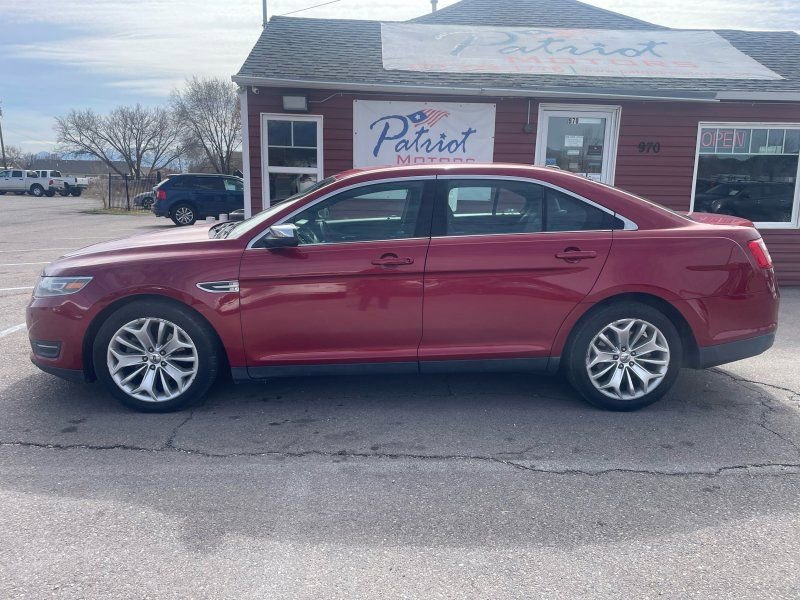 Used 2014 Ford Taurus Limited FWD image 2
