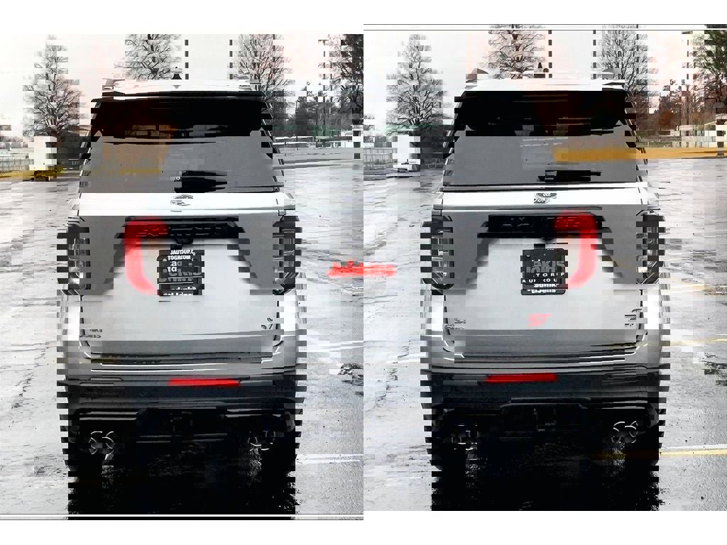 Used 2024 Ford Explorer ST w/ Equipment Group 401A image 4