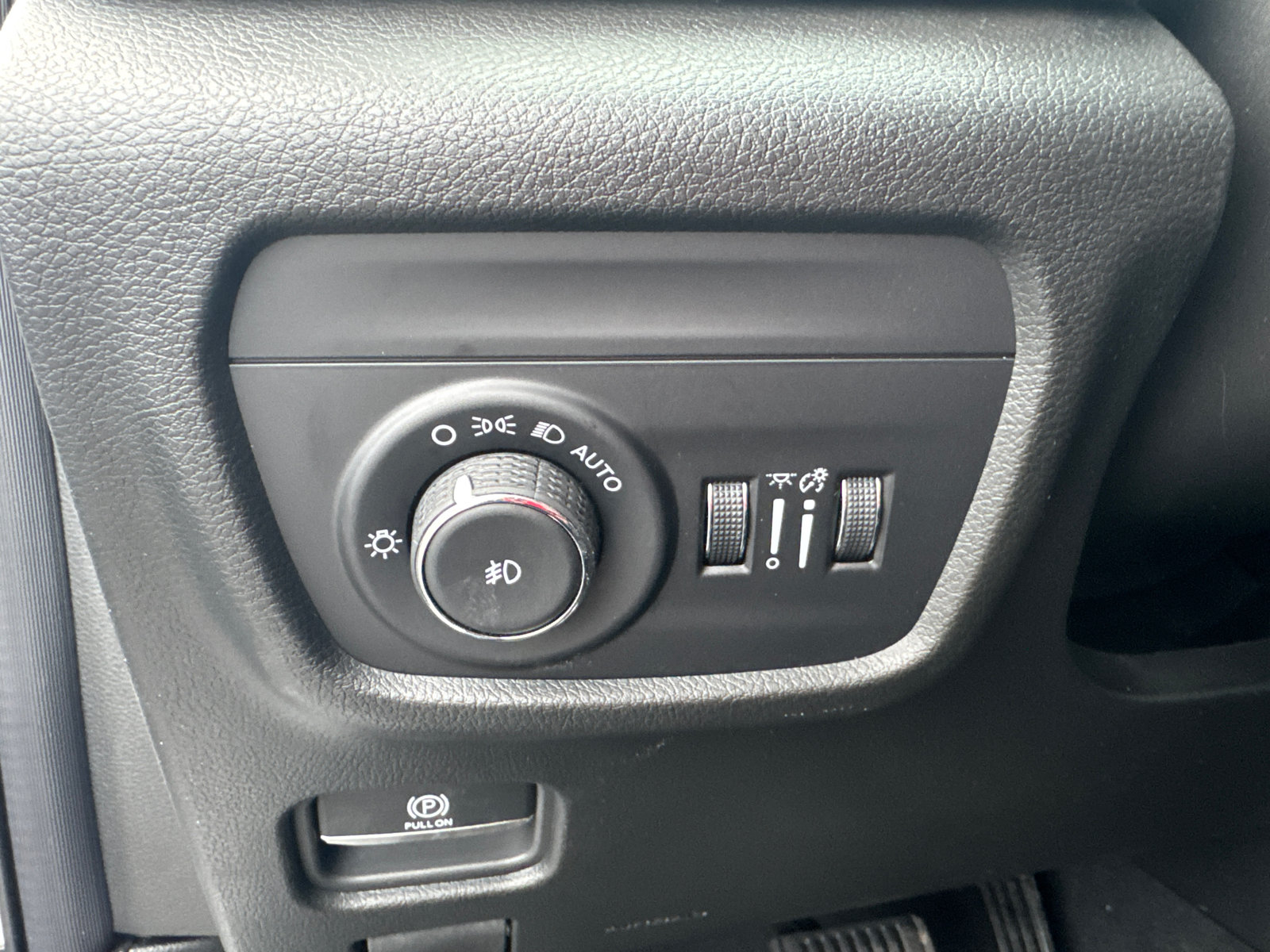 New 2026 Jeep Grand Cherokee Limited AWD/4WD image 16