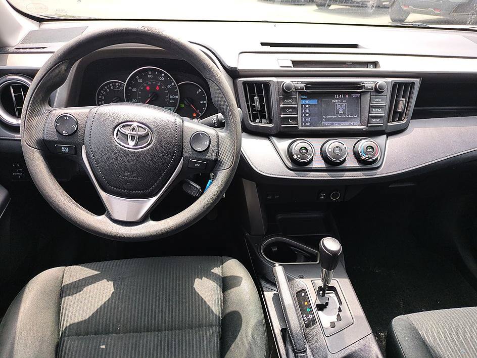 Used 2016 Toyota RAV4 LE FWD image 27