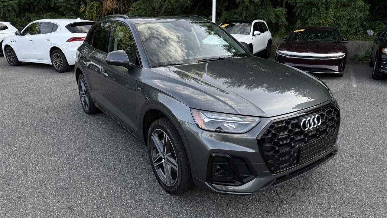 Used 2022 Audi Q5 e Premium Plus w/ Premium Plus Package AWD/4WD image 22