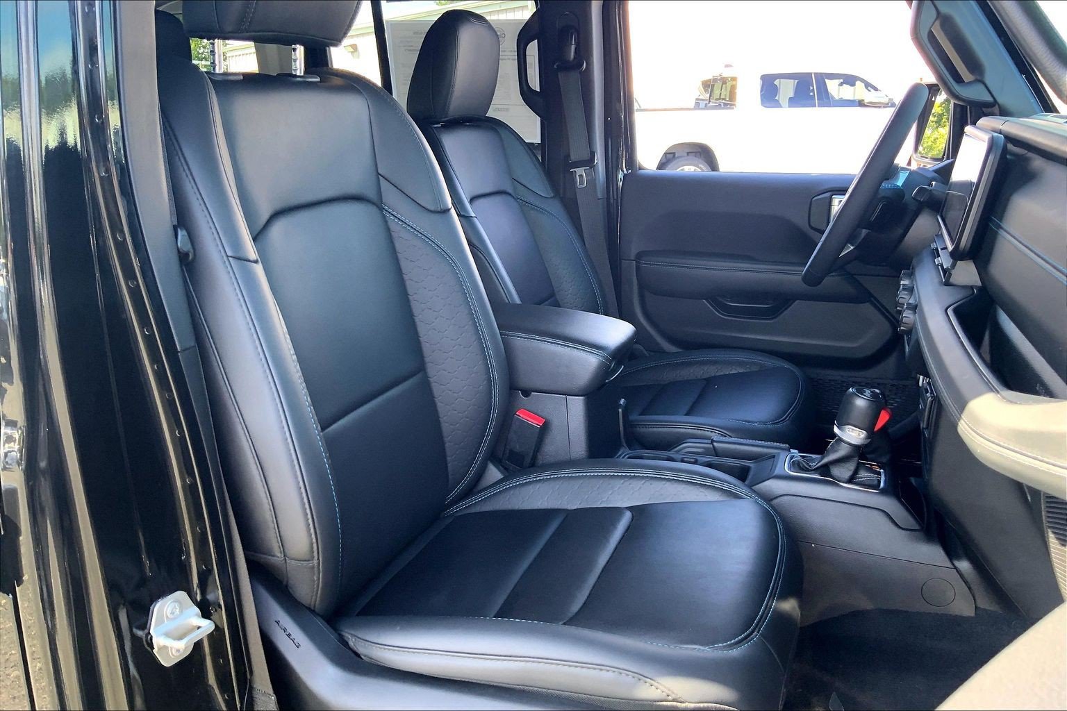 Used 2024 Jeep Wrangler High Altitude AWD/4WD image 7