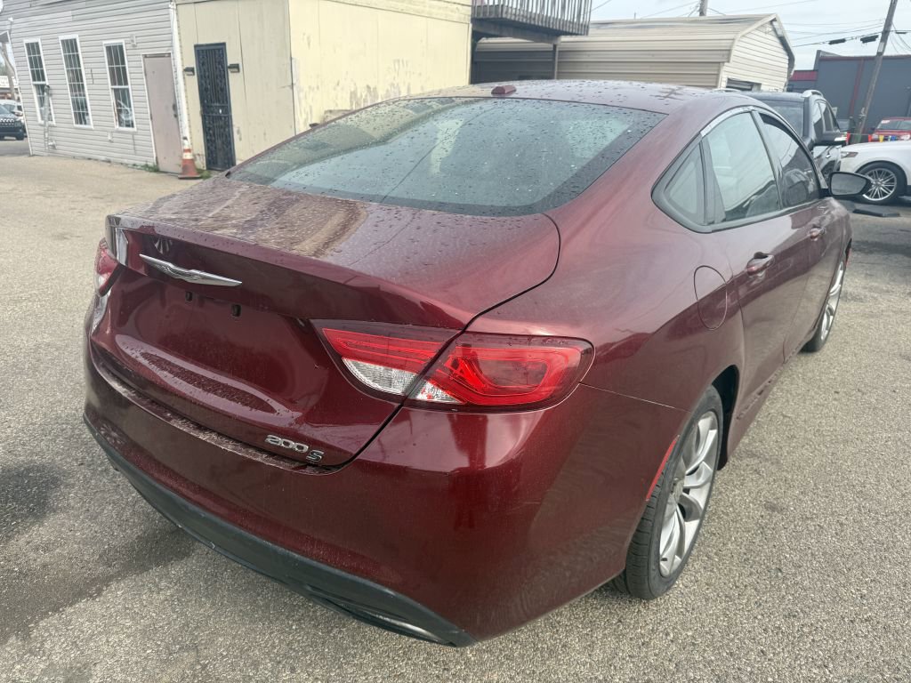 Used 2015 Chrysler 200 S w/ Comfort Group image 4