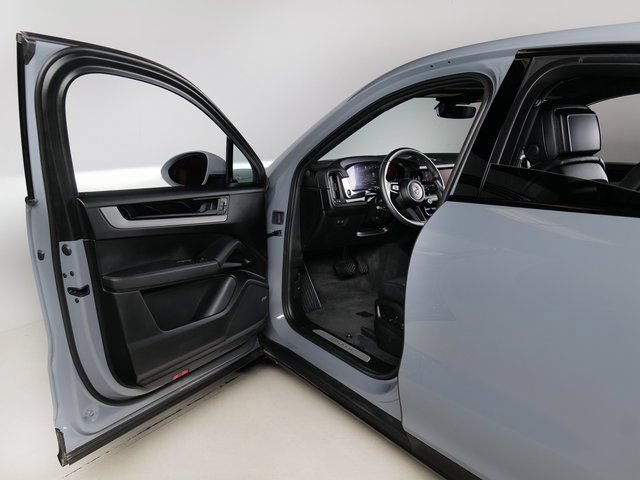 Certified 2026 Porsche Cayenne Coupe AWD/4WD image 28