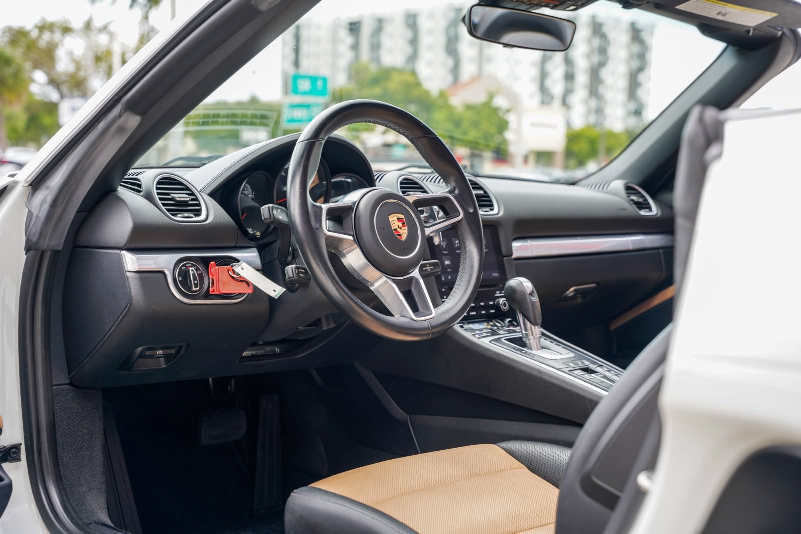 Used 2019 Porsche 718 Boxster RWD image 15