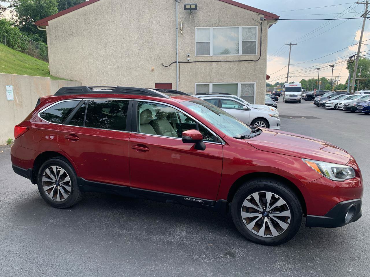 Used 2016 Subaru Outback 2.5i Limited AWD/4WD image 4