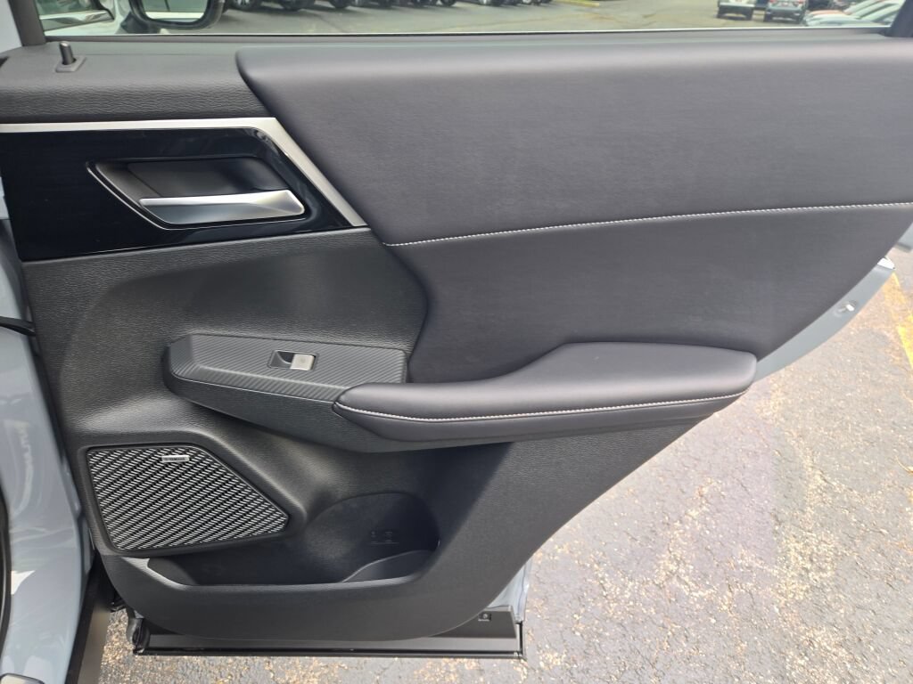 New 2027 Mitsubishi Outlander SE AWD/4WD image 8