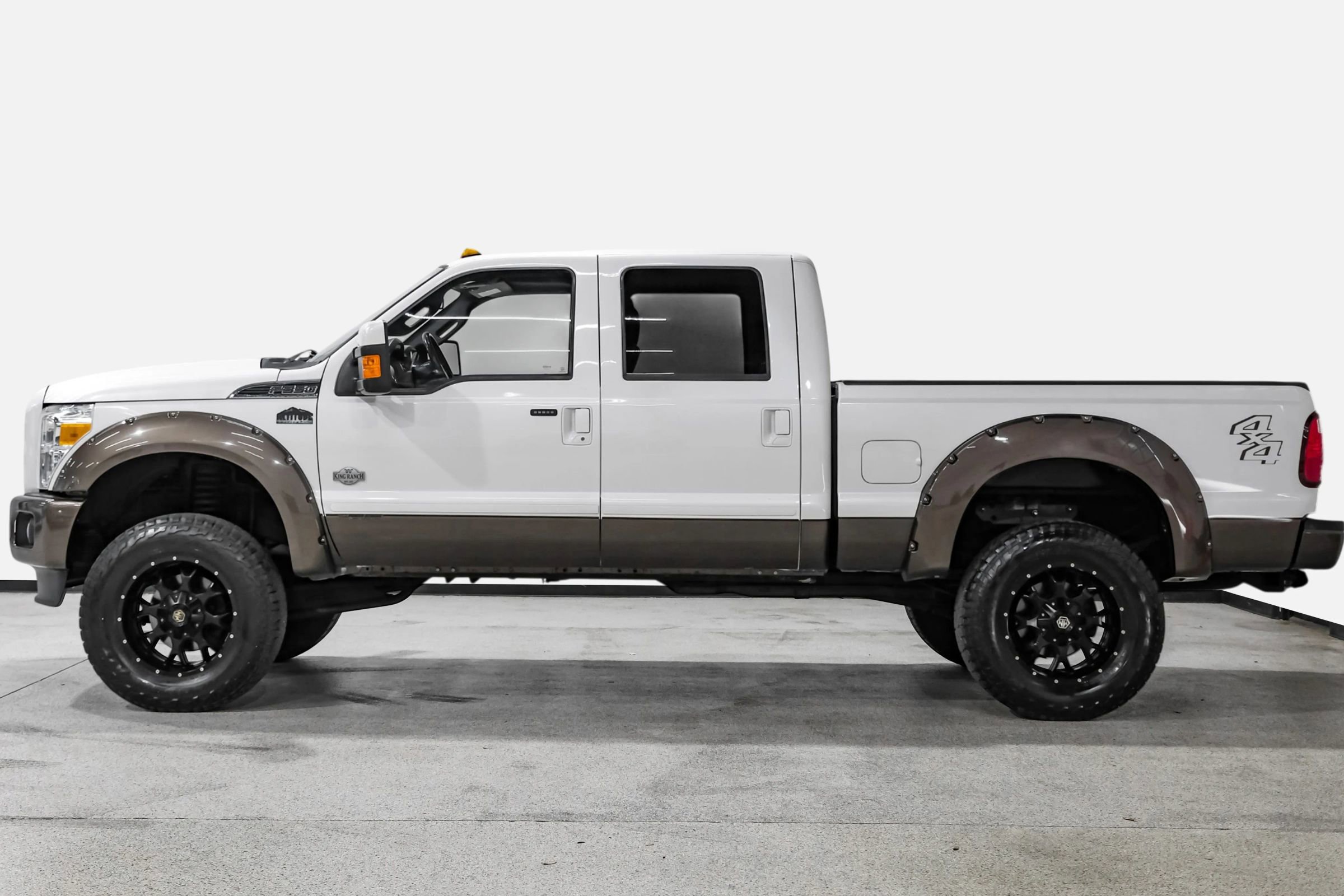Used 2016 Ford F350 King Ranch w/ Snow Plow Prep Package image 9
