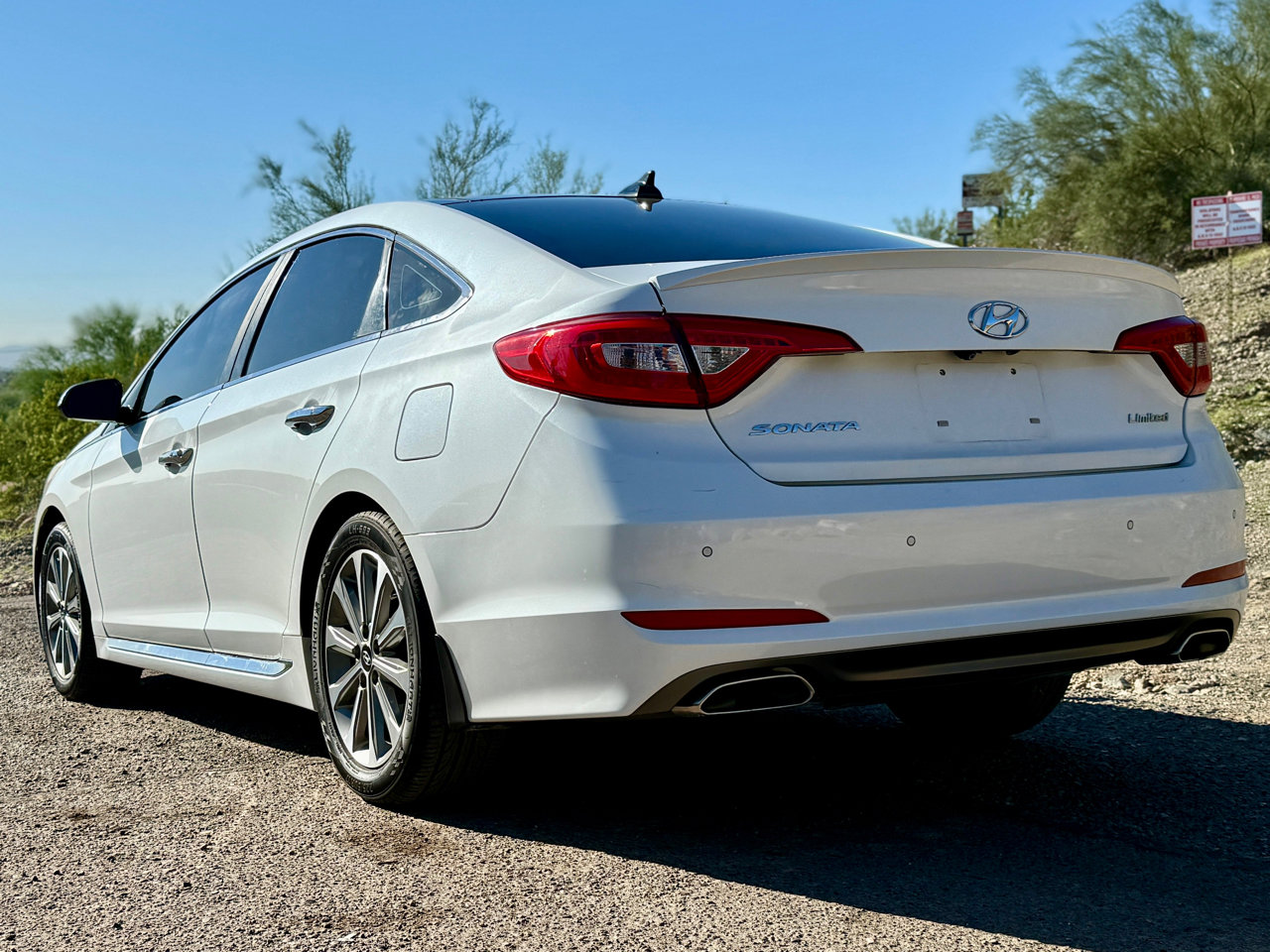 Used 2016 Hyundai Sonata Limited w/ Option Group 04 image 4